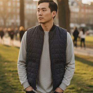 Suitsupply Men’s Quilted Vest – Navy – Size L